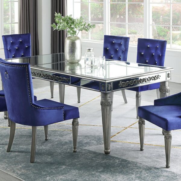 Beautiful Classy Dining Table Set With Classic Design Dining Table. in Karachi