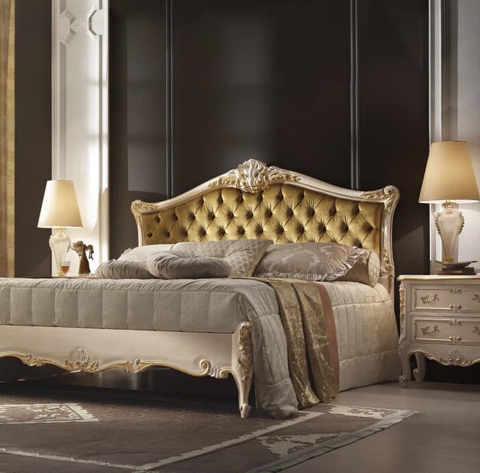 Classic Luxury Deco Bedroom Set With Classy Carving Wood Work