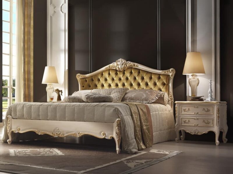 Classic Luxury Deco Bedroom Set With Classy Carving Wood Work